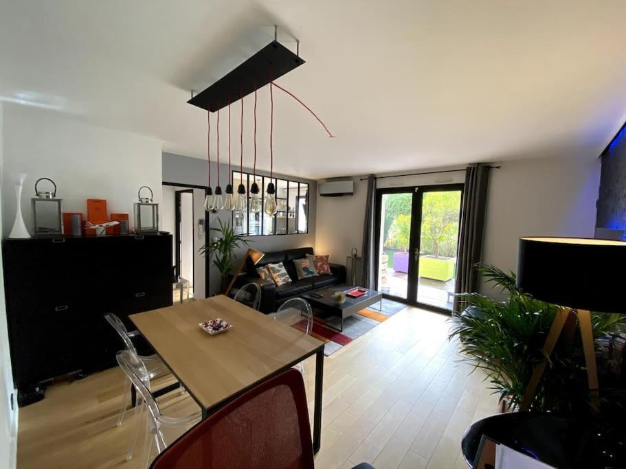 Appartement Avec Jacuzzi - Climatisation - Parking Bordeaux Exterior photo