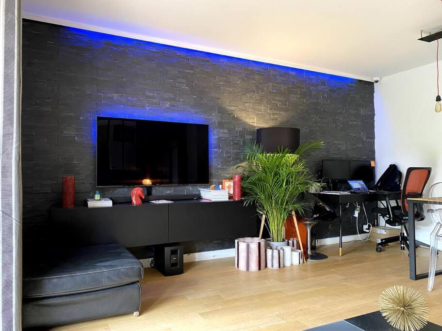 Appartement Avec Jacuzzi - Climatisation - Parking Bordeaux Exterior photo